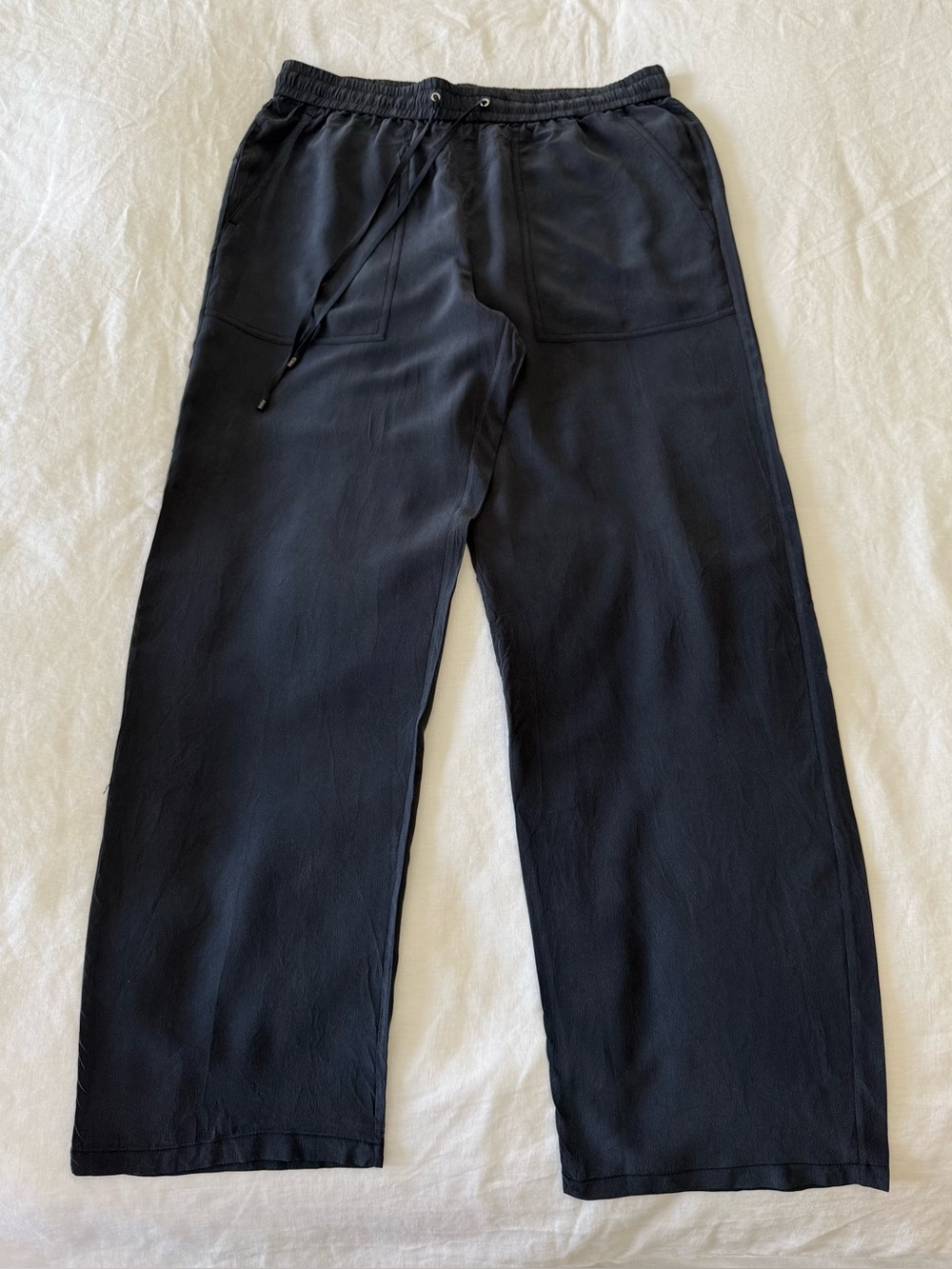 THEORY | Women’s Medium | Distressed Black Cortlandt R Summer Silk Joggers